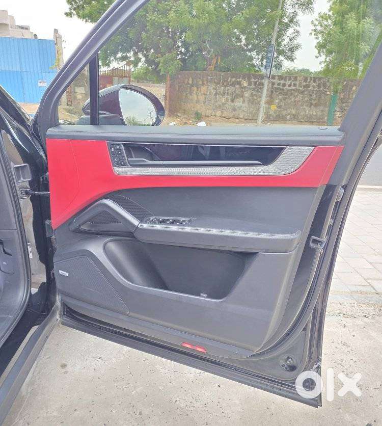 Porsche Cayenne S Tiptronic, 2024, Petrol