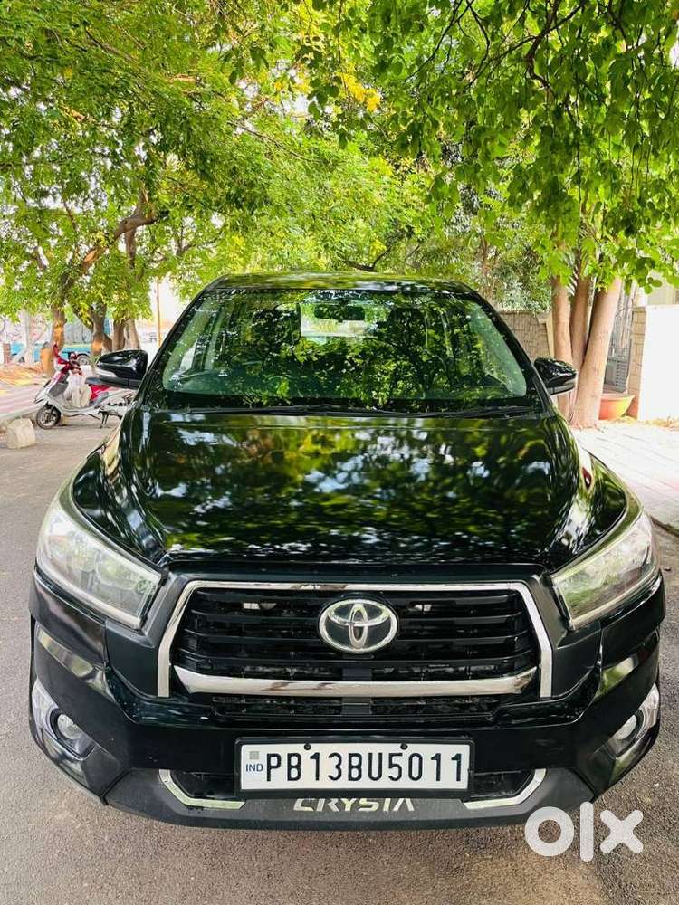 Toyota Innova Crysta 2.4 Gx Mt 8s, 2017
