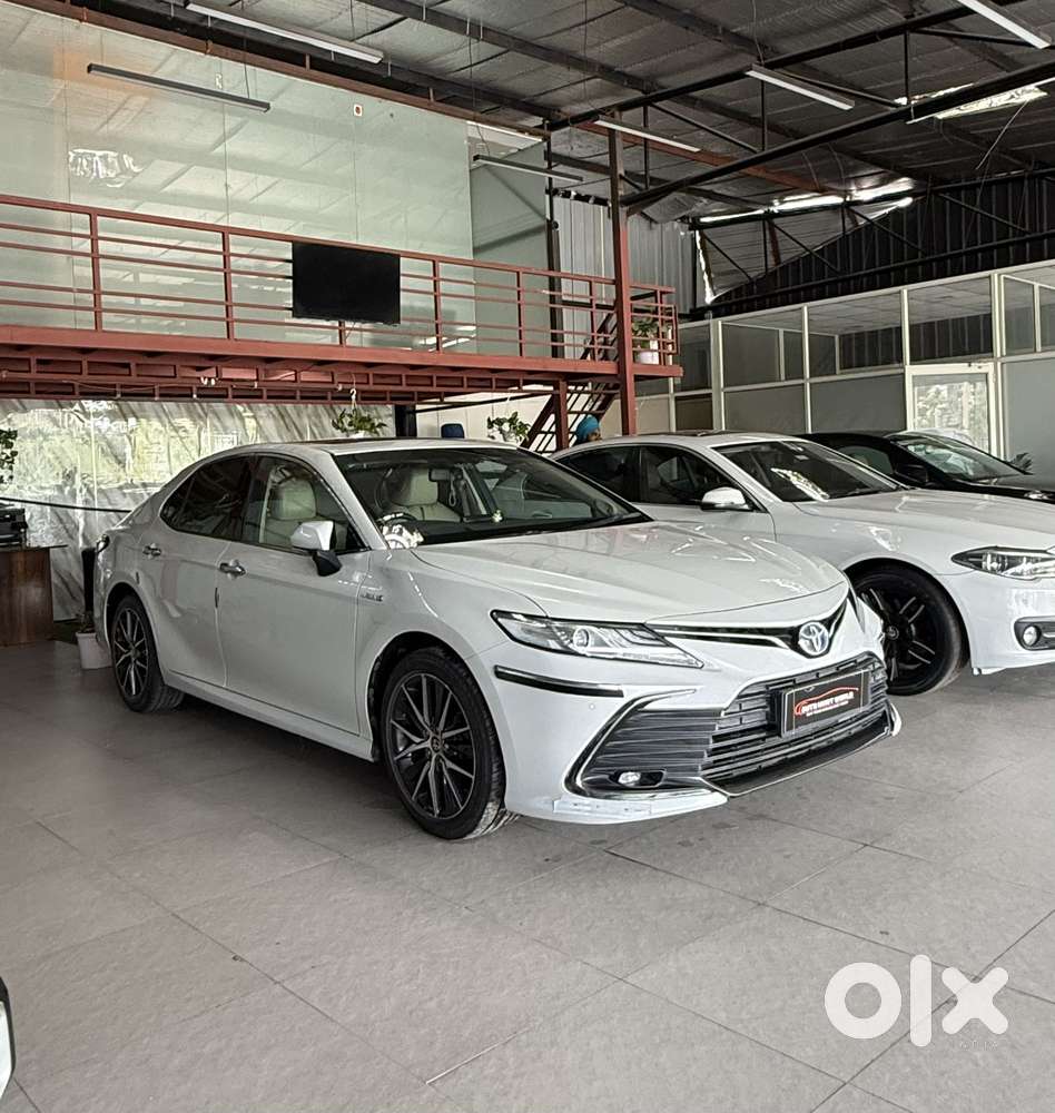 Toyota Camry Hybrid, 2024, Cng & Hybrids