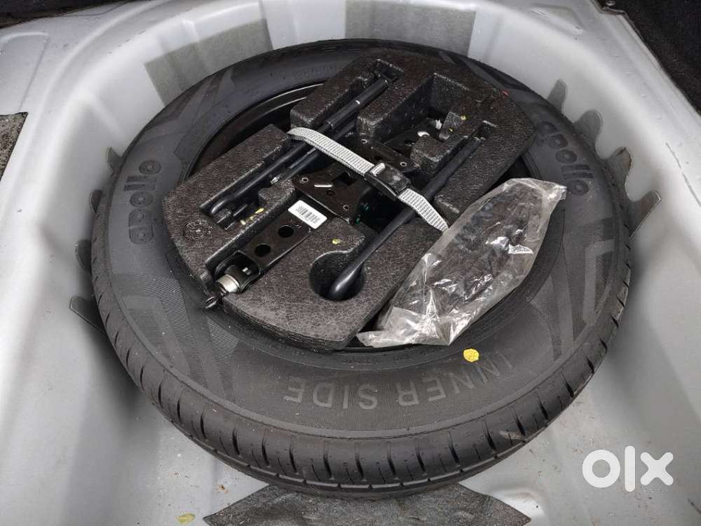 Skoda Slavia Ambition 1.0l Tsi At, 2023, Petrol