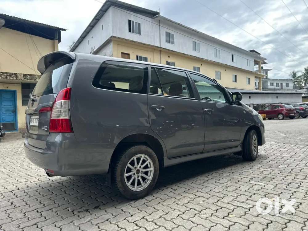 Toyota Innova 2012 Diesel Well Maintained