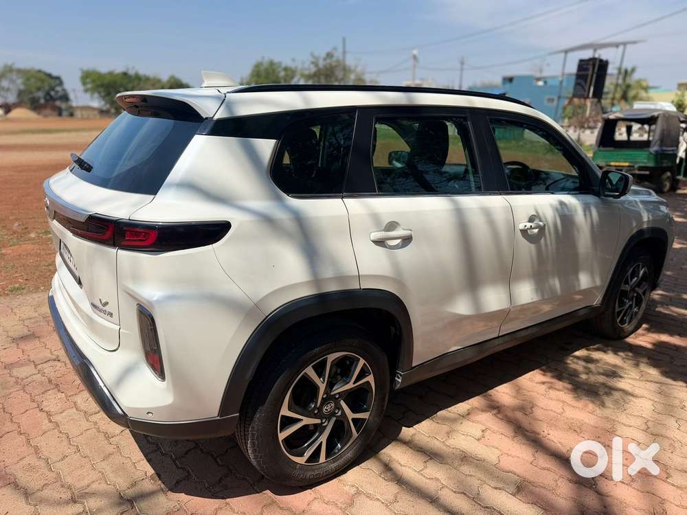 Toyota Urban Cruiser Hyryder 1.5 V Hybrid, 2023, Petrol