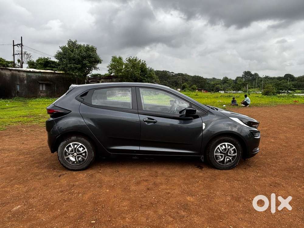 Tata Altroz 1.2 Xe, 2020, Petrol