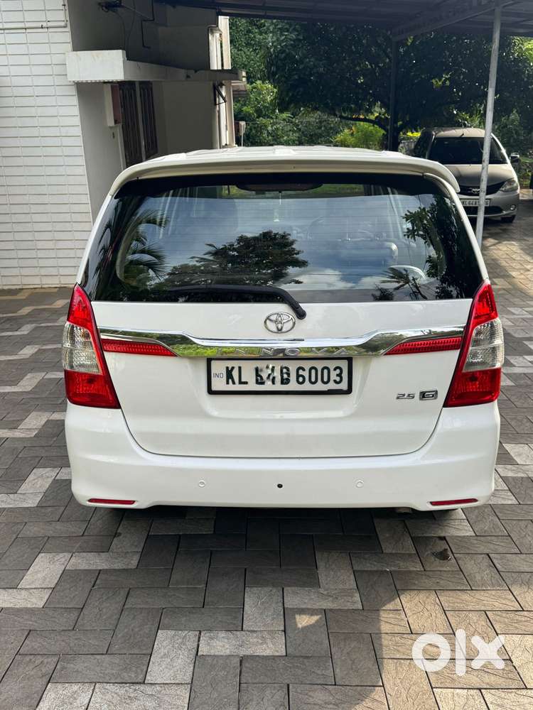 Toyota Innova 2.5 G (diesel) 8 Seater Bs Iv, 2016, Diesel