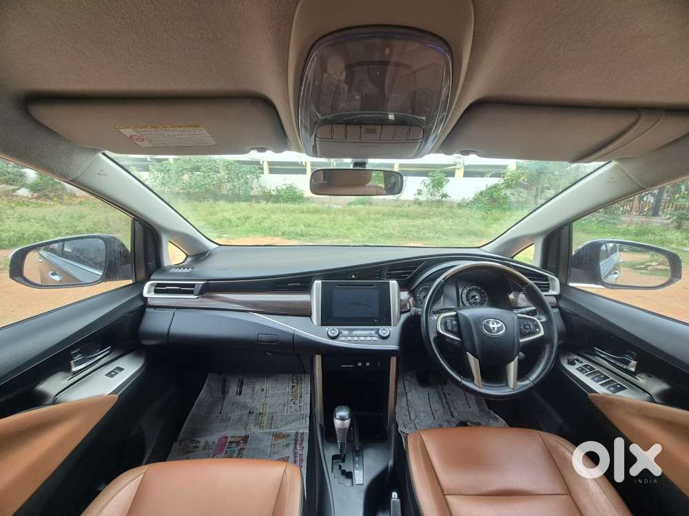 Toyota Innova Crysta 2.8z Automatic, 2016, Diesel