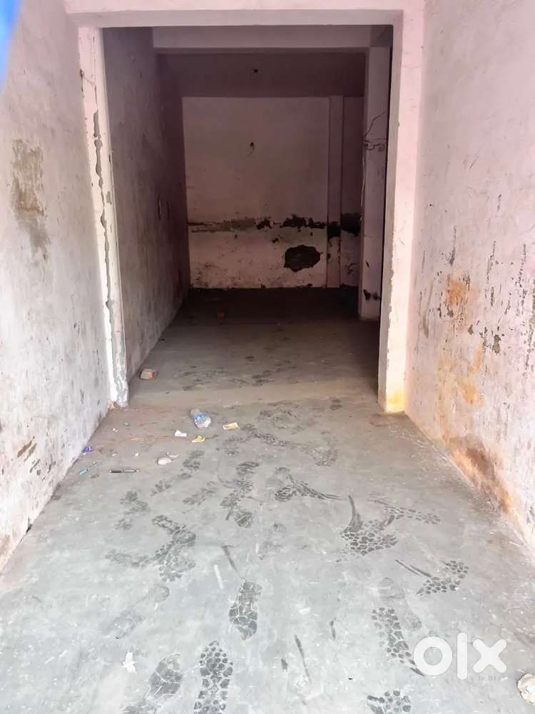 A Godown is available for Rent at Transport Nagar, Prayagraj