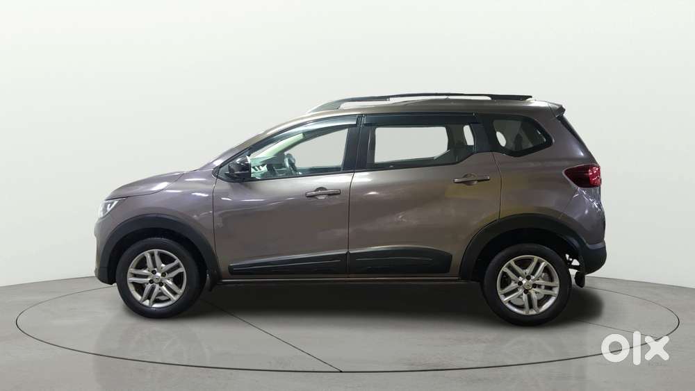 Renault Triber Rxz, 2022, Petrol