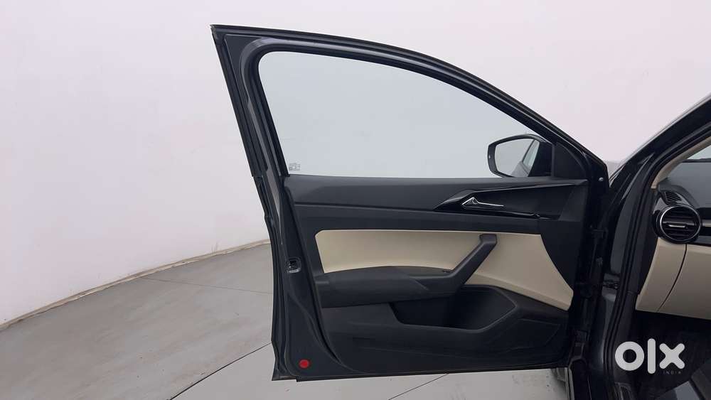 Skoda Slavia Ambition 1.0l Tsi At, 2023, Petrol