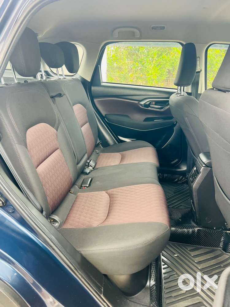 Maruti Suzuki Grand Vitara 1.5 Delta Smart Hybrid At, 2023, Petrol