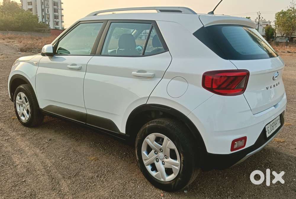 Hyundai Venue S Plus Mt 1.2 Kappa, 2022, Petrol