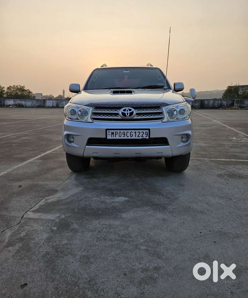 Toyota Fortuner 4x4 Manual Limited Edition, 2010, Diesel