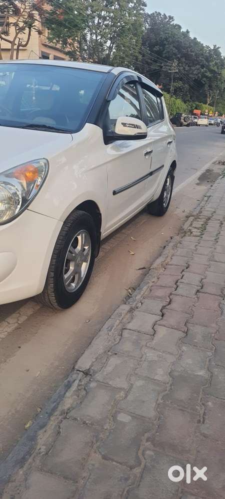 Hyundai I20 Sportz 1.4 Crdi 6 Speed Bs-iv, 2012, Diesel