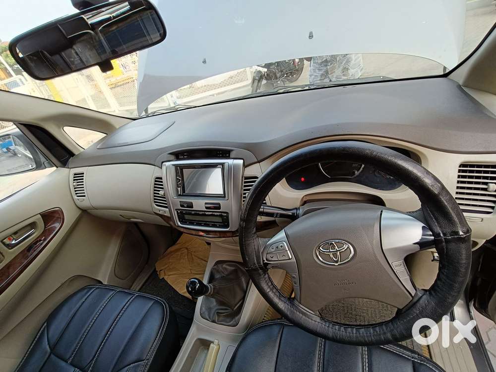 Toyota Innova 2.5 Vx 8 Str Bs-iii, 2012, Diesel