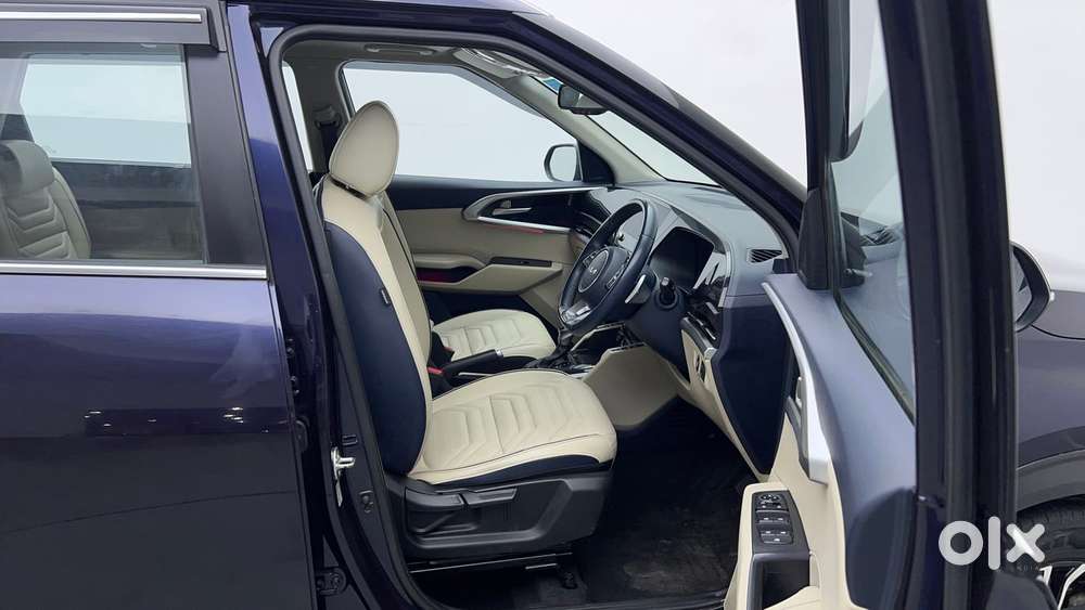 Kia Carens 1.5 Luxury Plus Turbo Dct 7 Str, 2023, Petrol