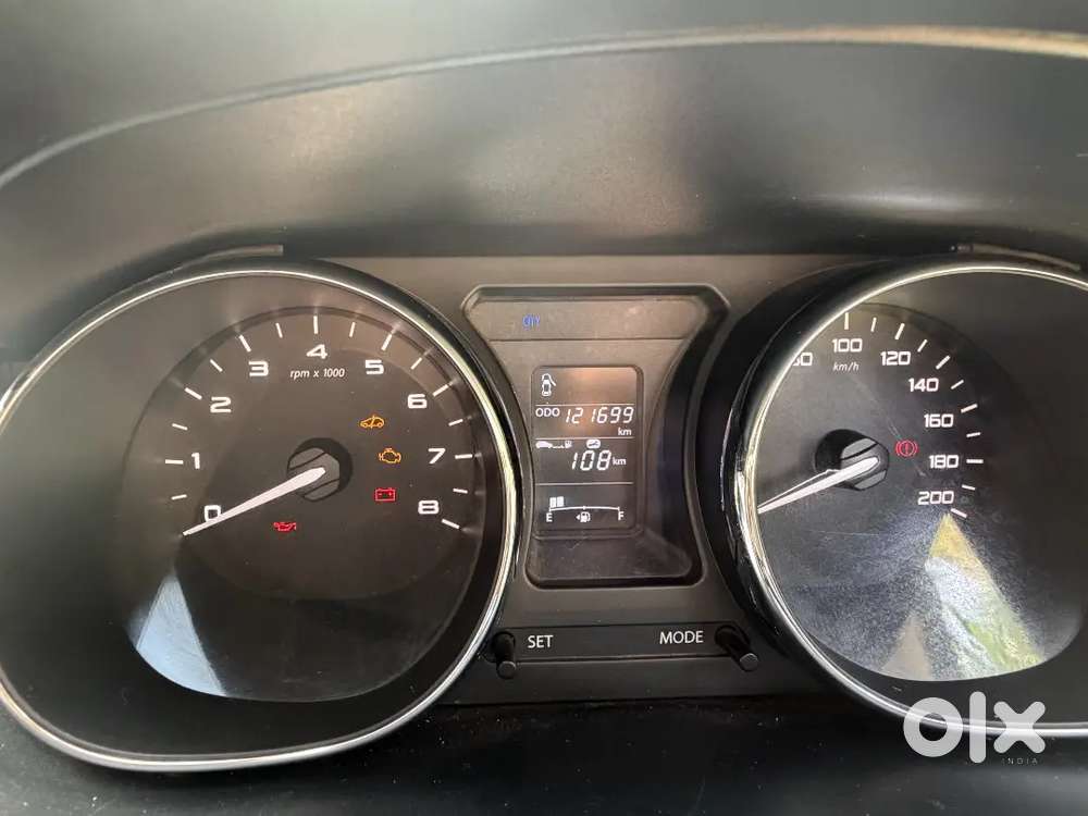 Petrol 121699 Km Driven