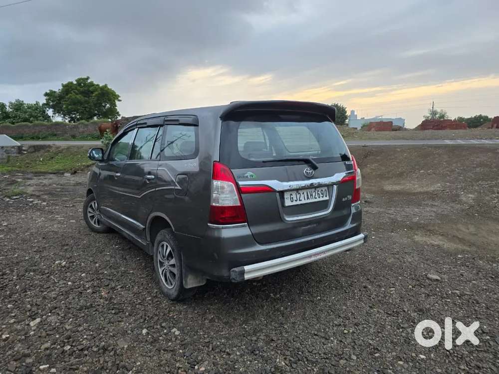 Innova 2013 Well Maintained