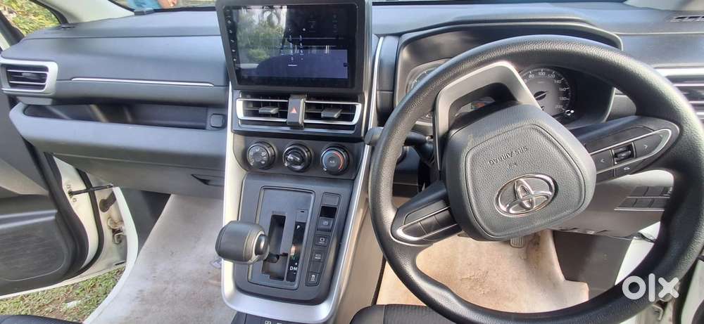 Toyota Innova Hycross 2.0 Vx (o) Hybrid 7 Str, 2024, Petrol