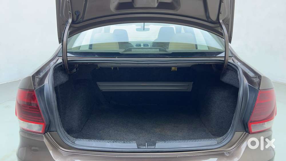 Volkswagen Vento Petrol Highline, 2016, Petrol