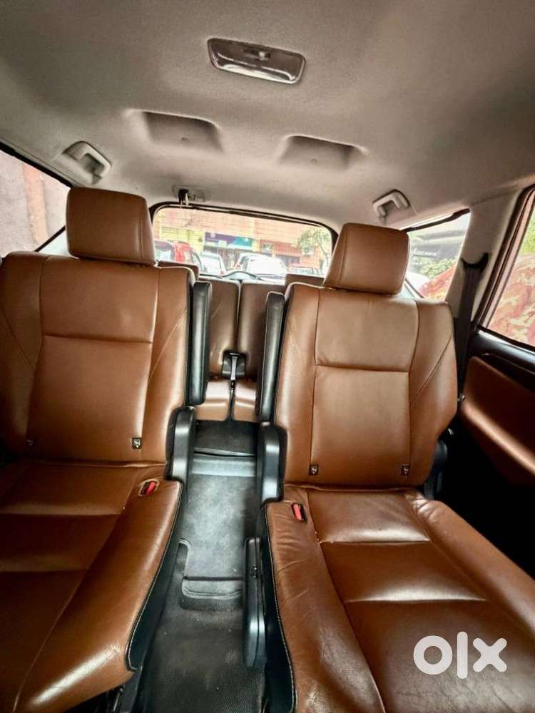 Toyota Innova Crysta 2.8z Automatic, 2016, Diesel