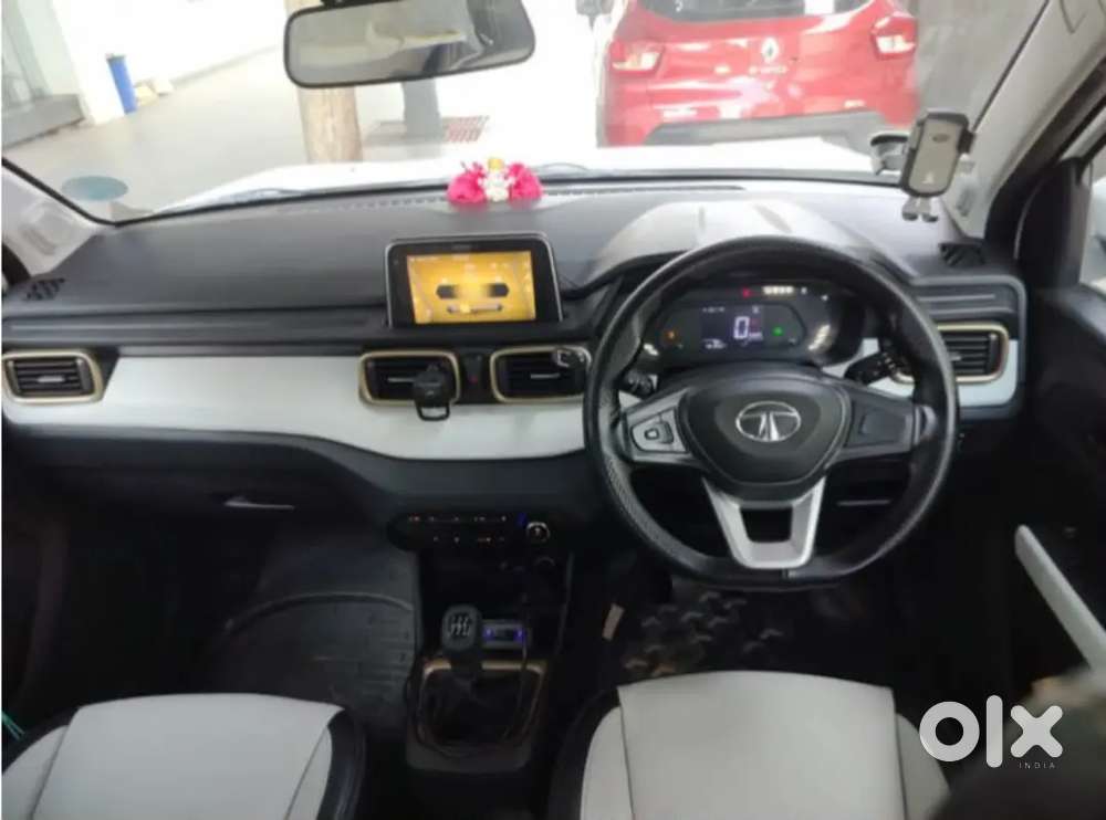 Tata Punch Dazzle S 2024