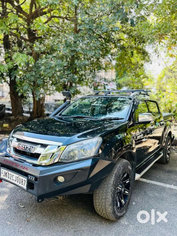 Isuzu V-cross 4×4 Diesel  Top Model In Mint Condition