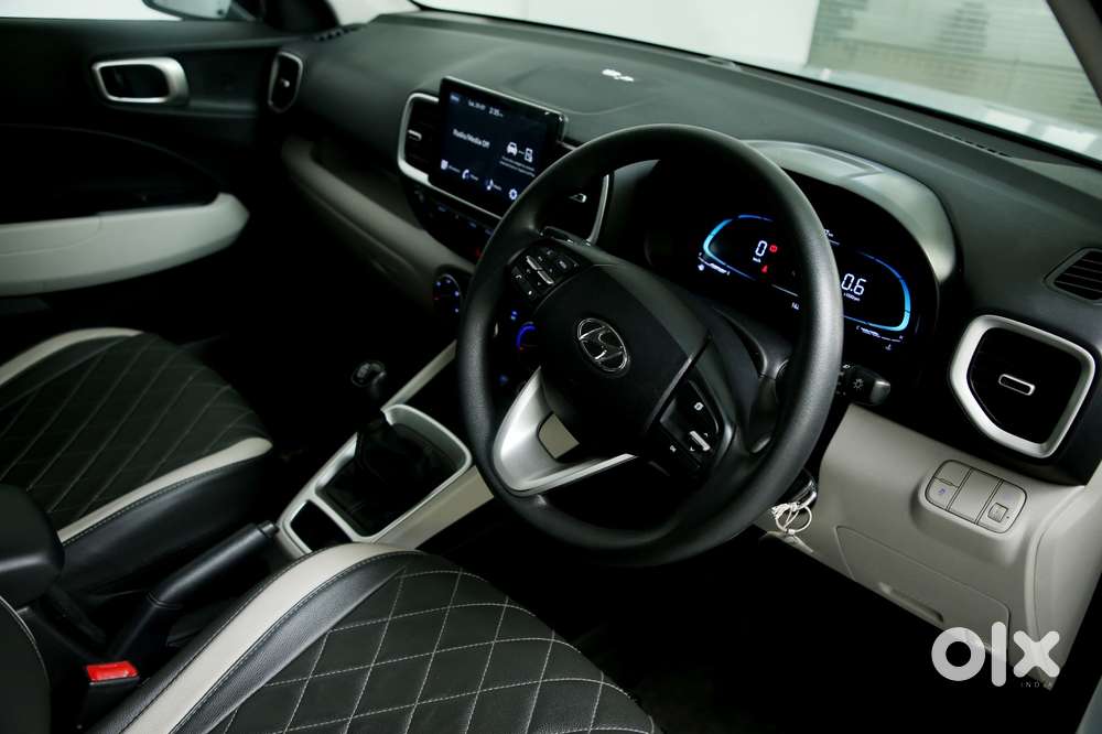Hyundai Venue 1.2 S (o), 2022, Petrol