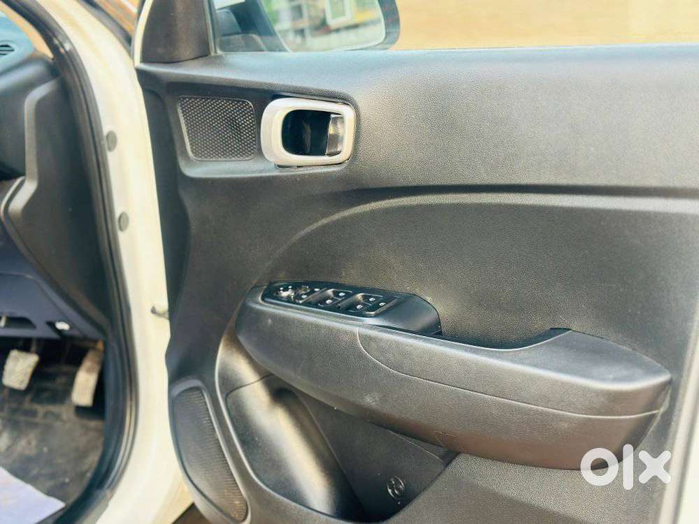 Hyundai Venue Sx Dual Tone Turbo, 2021, Petrol