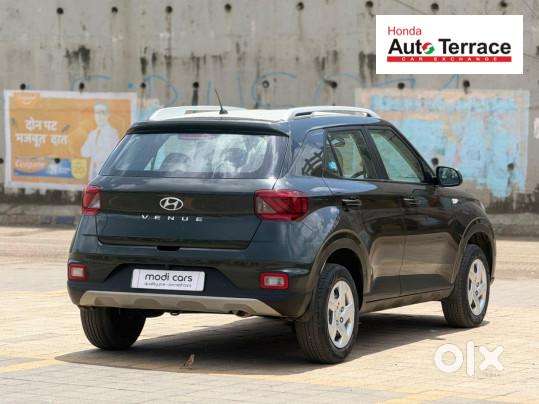 Hyundai Venue 1.2 S Plus, 2020, Petrol