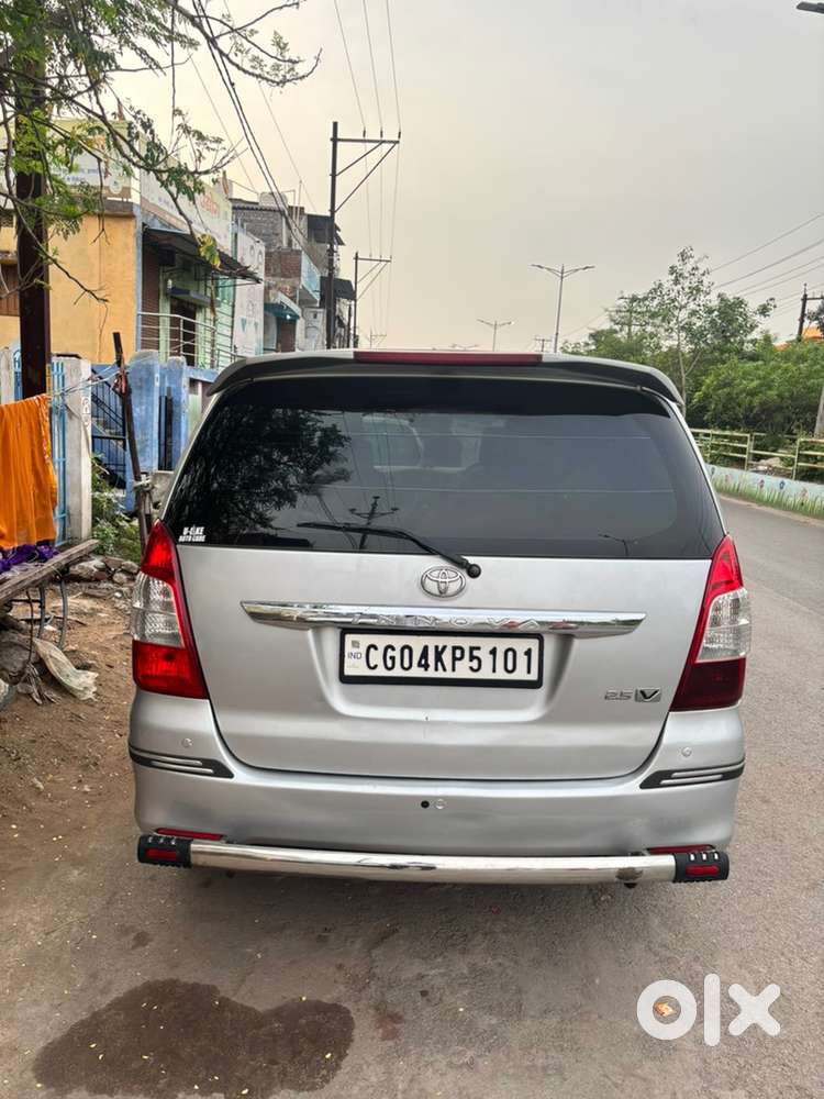 Toyota Innova 2.0 V 2012