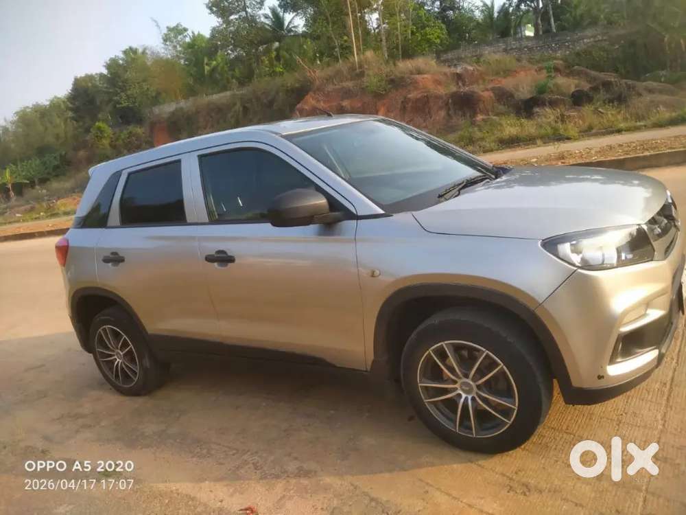 Ac Power Steering Power Window Centre Lock Reverse Camera Alloy Wheels