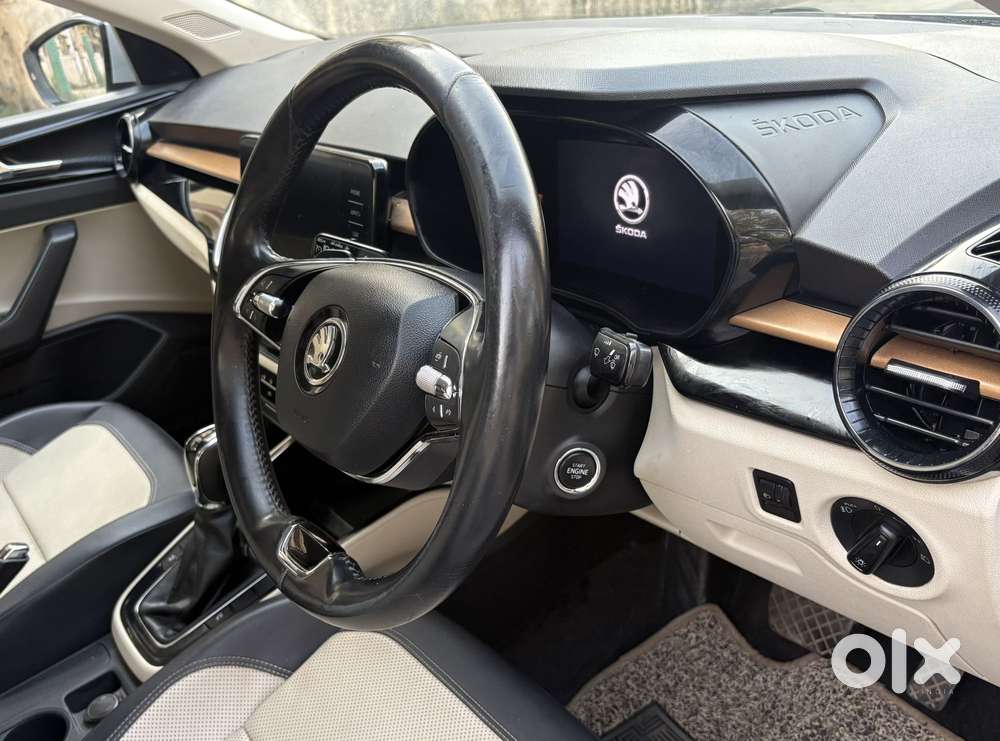 Skoda Slavia Style 1.0l Tsi At, 2022, Petrol