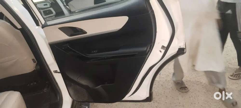 Mahindra Xuv700 2022 Petrol Manual