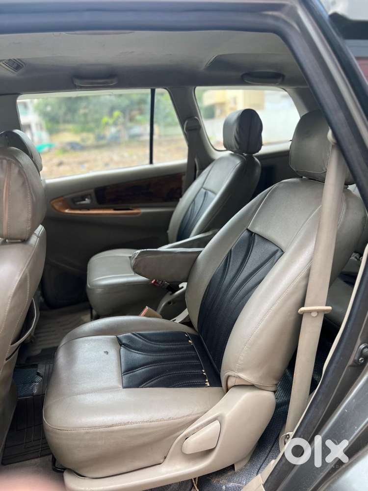 Toyota Innova 2.5 V Diesel 7-seater, 2009, Diesel
