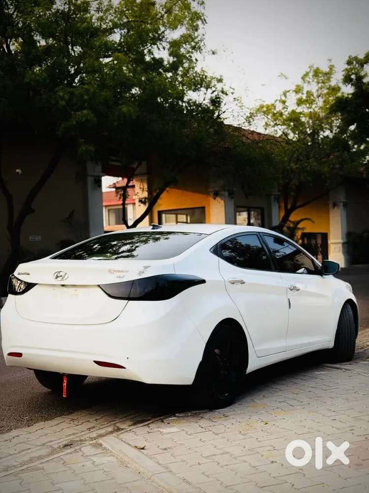 Hyundai Elantra 2013 Diesel 17000 Km Driven