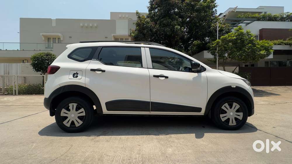 Renault Triber 1.0 Rxe, 2020, Petrol