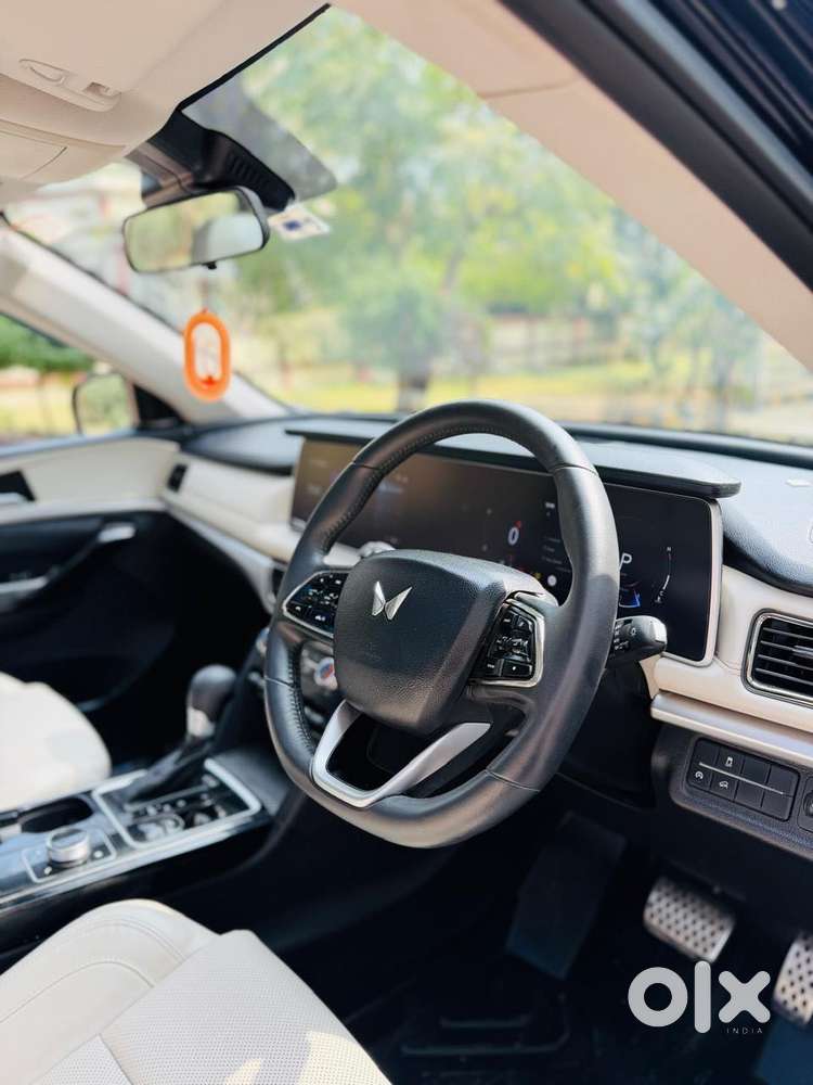 Mahindra Xuv700 2.2 Ax 7 Diesel At Luxury Pack Str, 2024, Diesel