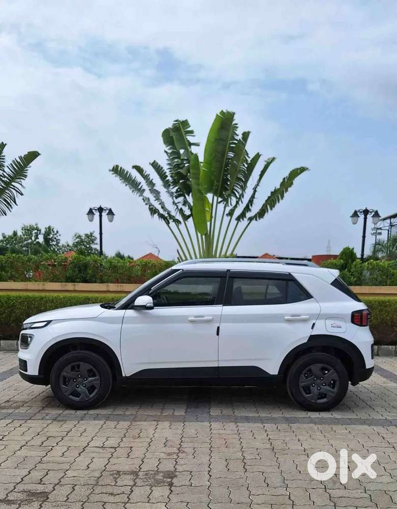Hyundai Venue 1.2 S (o), 2023, Petrol