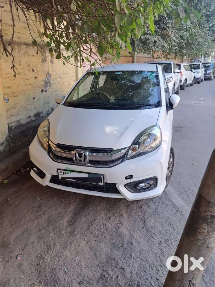 Honda Brio 2012 Petrol Well Maintained