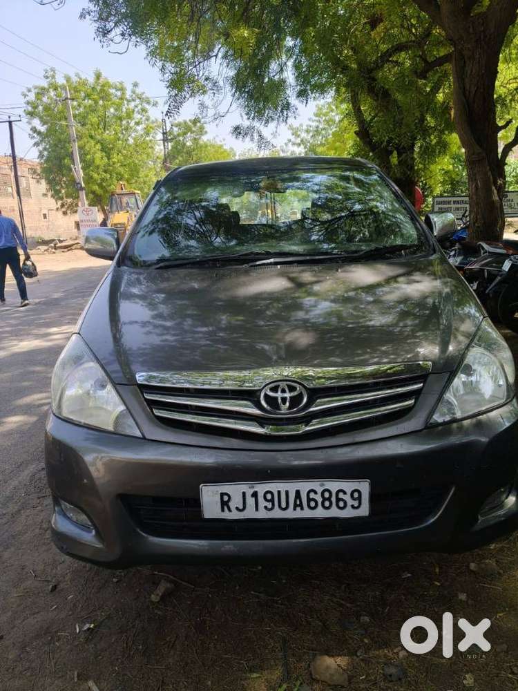 Toyota Innova 2.5 V 7 Str, 2011, Diesel