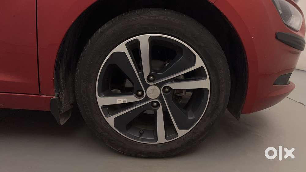 Tata Altroz Xz Plus I-turbo (s), 2023, Petrol