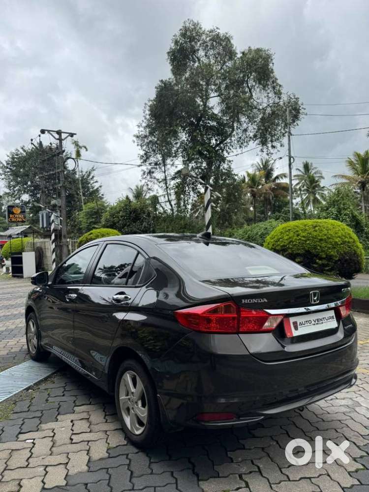 Honda City V Mt, 2015, Petrol
