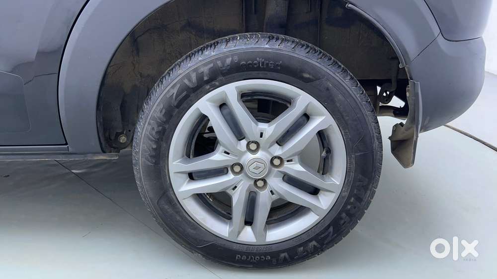 Renault Triber Rxz, 2024, Petrol