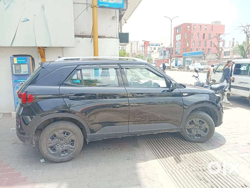 Well Maintained Single Hand Driven,hyundai Venue Mt Petrol 2025