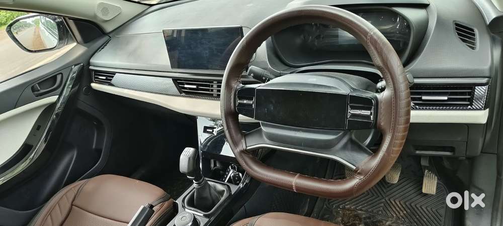 Tata Curvv Creative 1.2 Revotron Petrol 6mt, 2025, Petrol