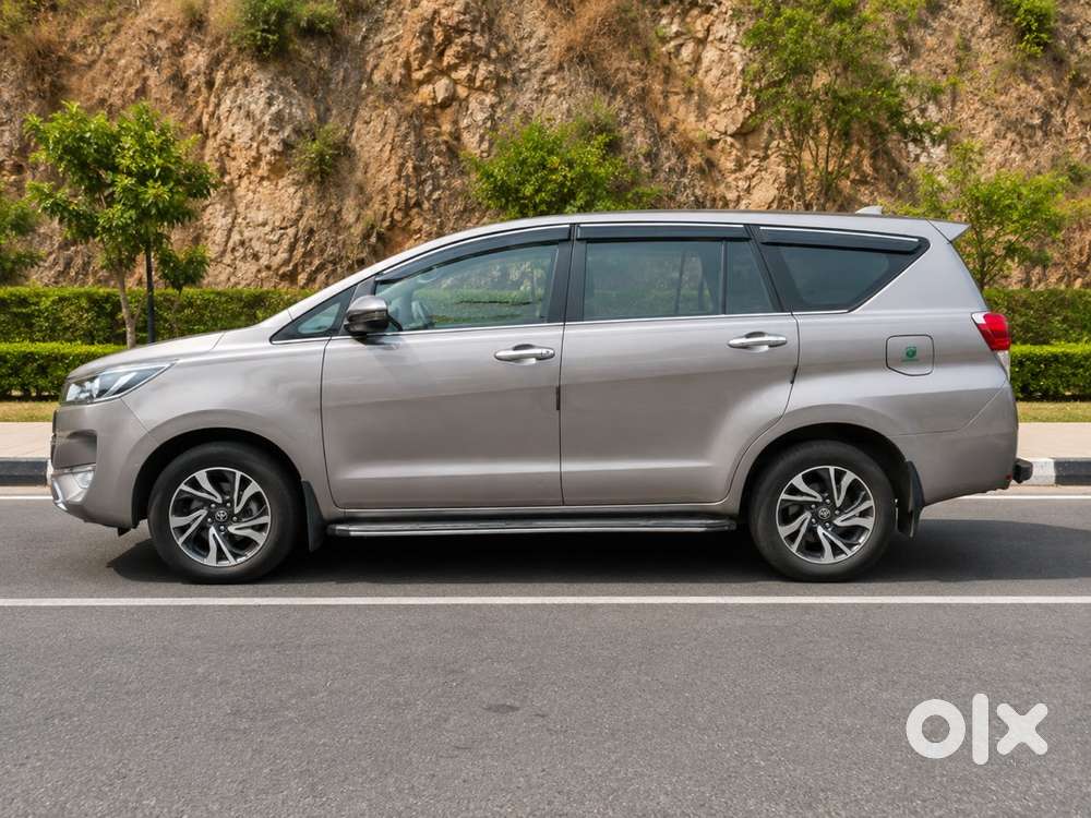 Toyota Innova Crysta Vx 2025