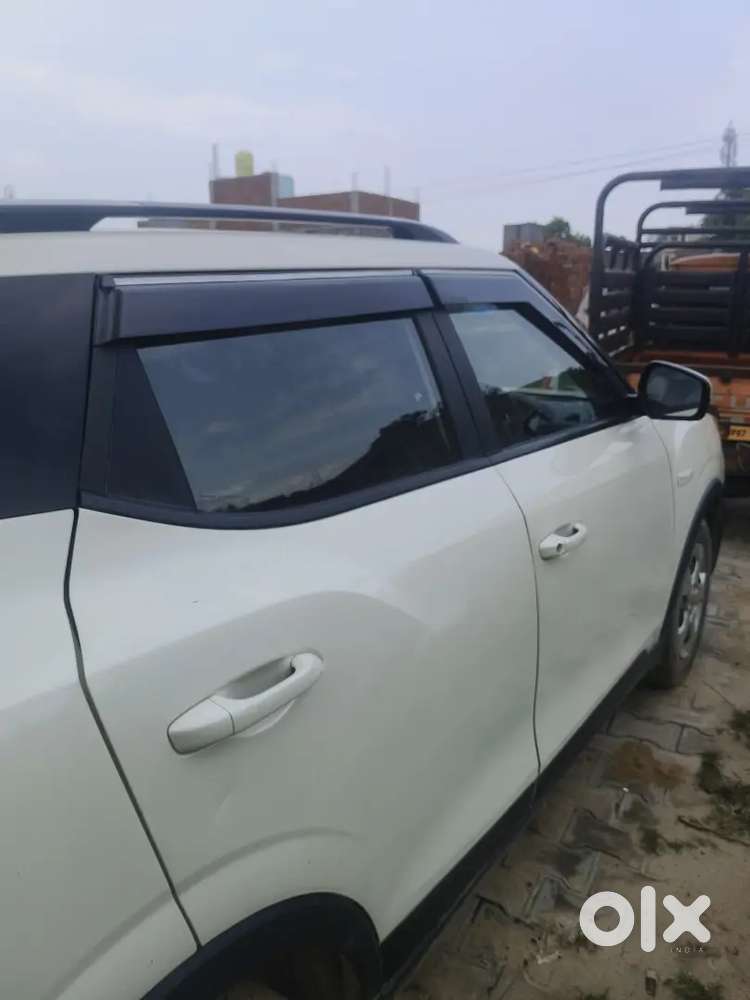 Mahindra Xuv300 1.2 W6 2023