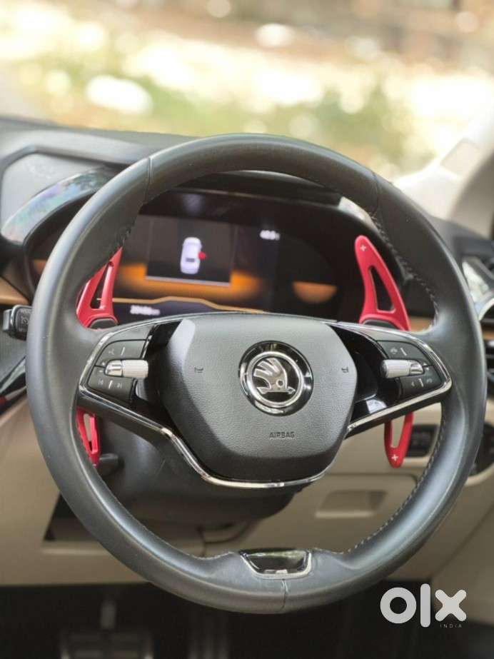 Skoda Slavia 1.0 Tsi Style At, 2023, Petrol
