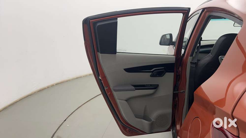 Mahindra Kuv 100 2016-2017 Mfalcon G80 K8, 2017, Petrol
