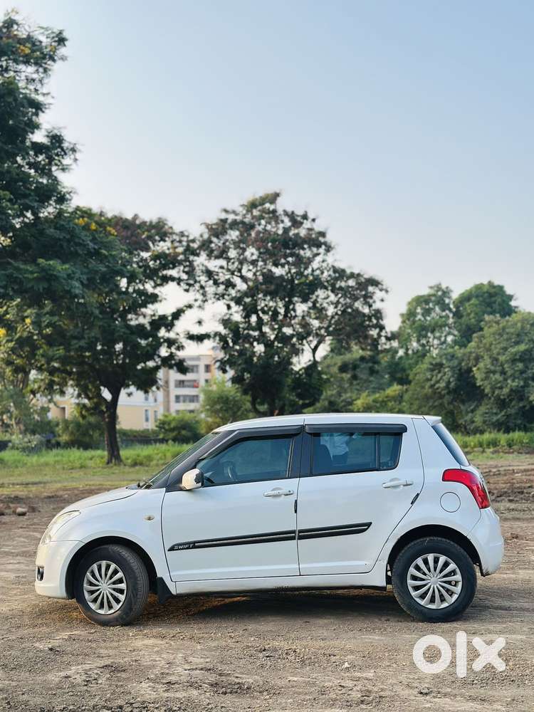 Maruti Suzuki Swift Vxi Bsiv, 2010, Cng & Hybrids