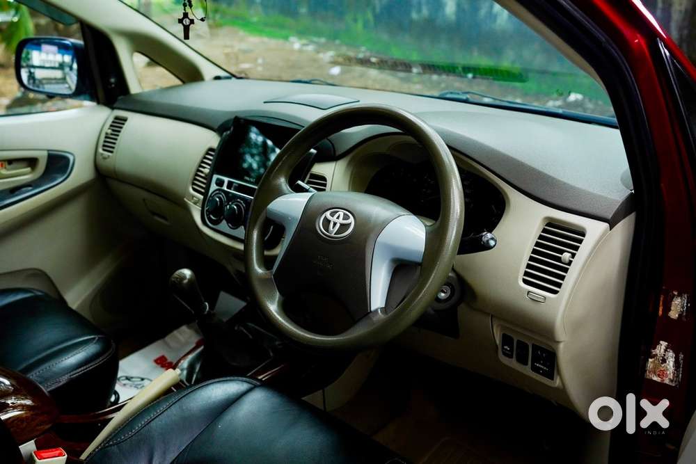 Toyota Innova 2012 - 8 Seater